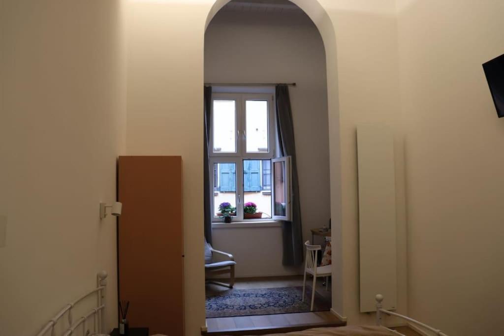 Little Apartment Over The Canal Bologna Exterior foto