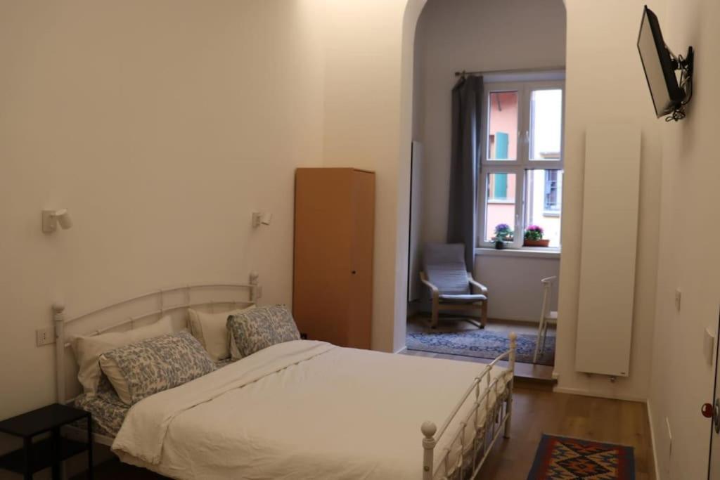 Little Apartment Over The Canal Bologna Exterior foto